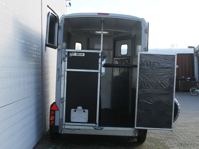 Ifor Williams Pferdeanhänger HB506|Frontausstieg|Klappenkombi – Bild 10